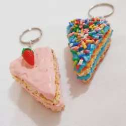 Chaveiro Fatia de Bolo Branco Sortido