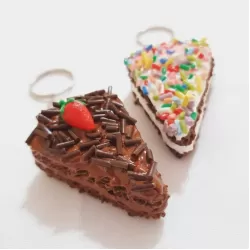 Chaveiro Fatia de Bolo Chocolate Sortido